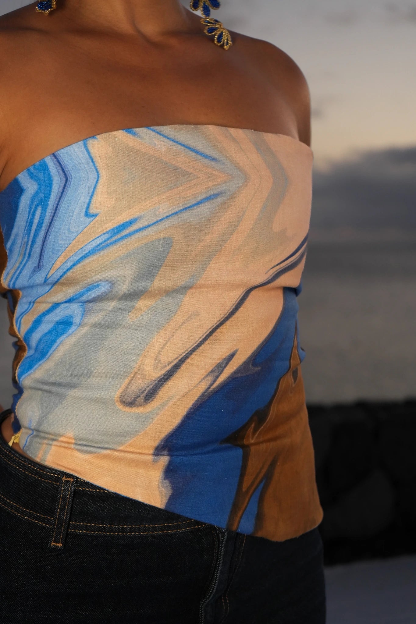 Asymmetric Strapless top hemp